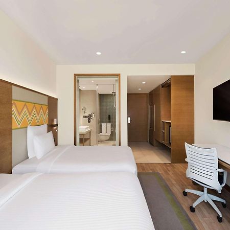 Novotel Guwahati Gs Road Eksteriør billede