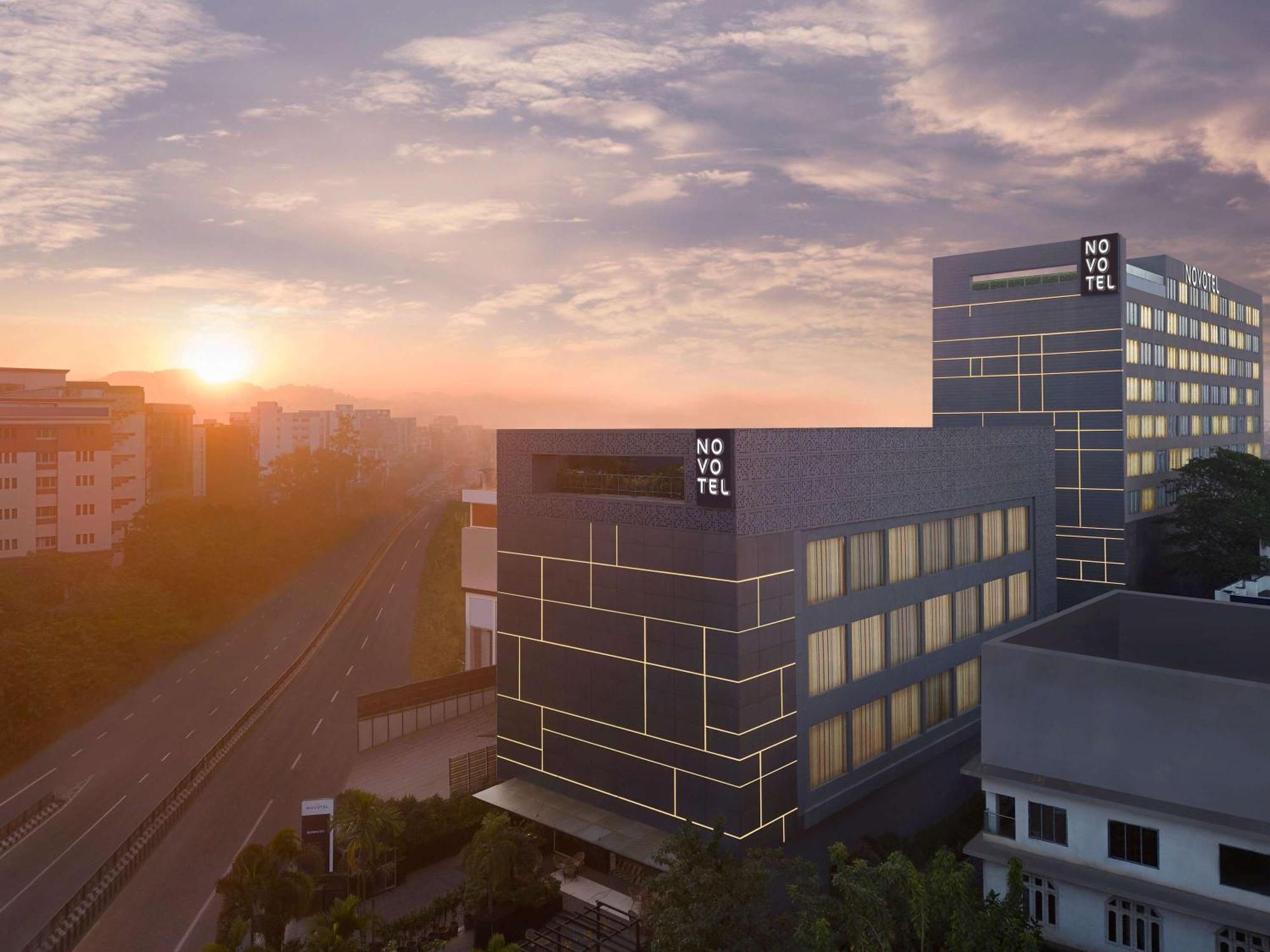 Novotel Guwahati Gs Road Eksteriør billede