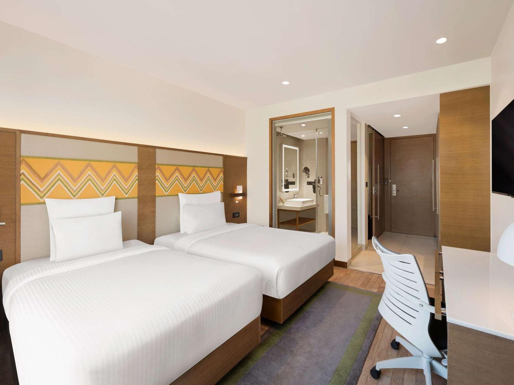Novotel Guwahati Gs Road Eksteriør billede